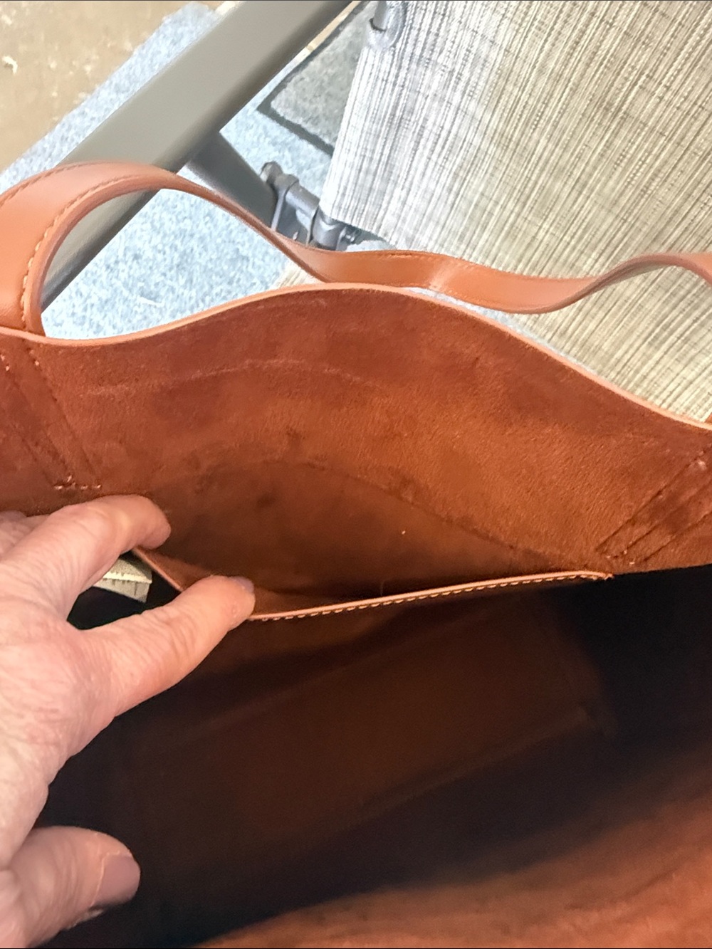 GAP Leather Tote in Warm Cognac Brown - Picture 4 of 11